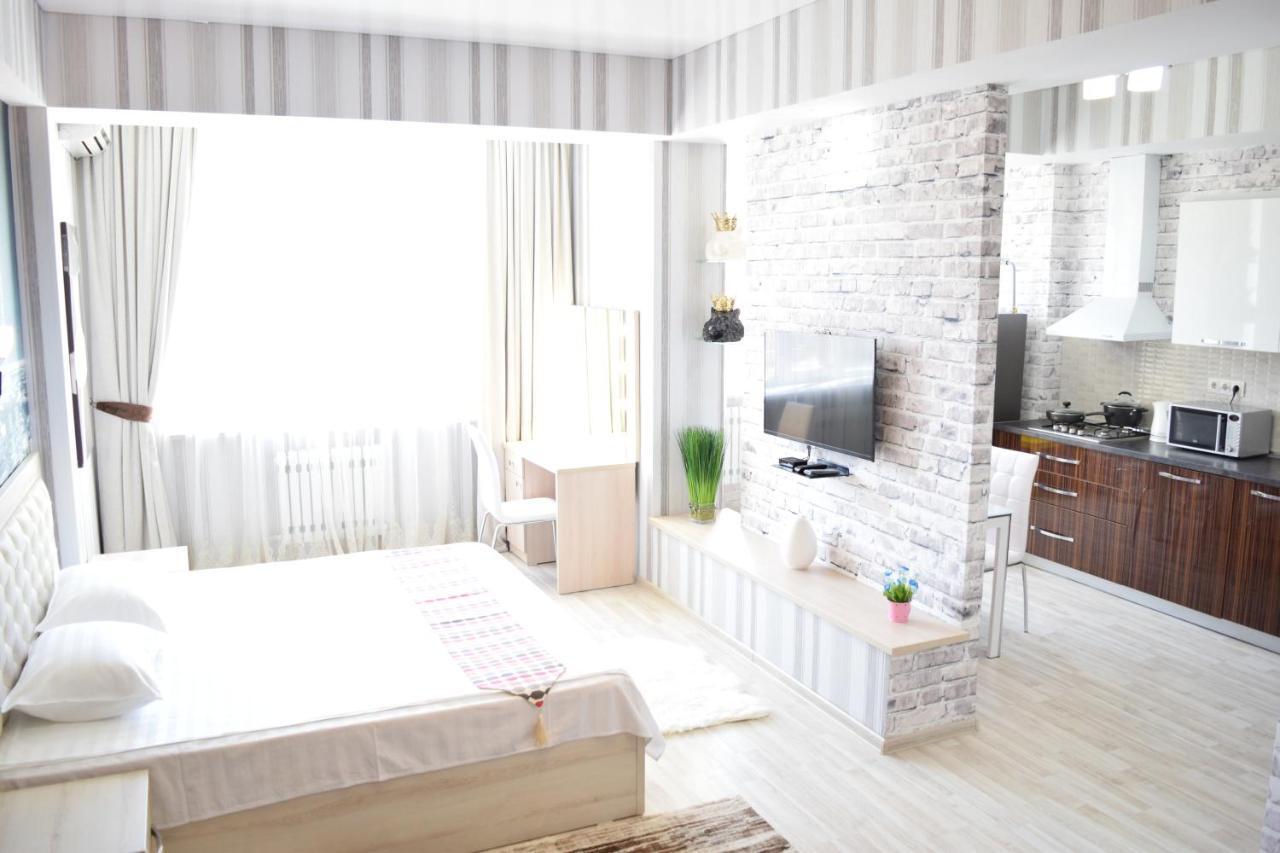 Studio Boutique Apartment Bishkek Exteriör bild