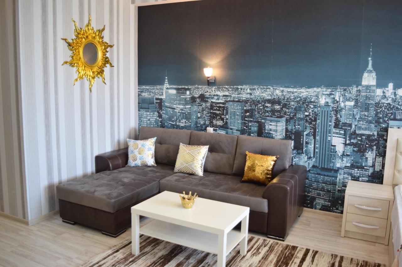 Studio Boutique Apartment Bishkek Exteriör bild