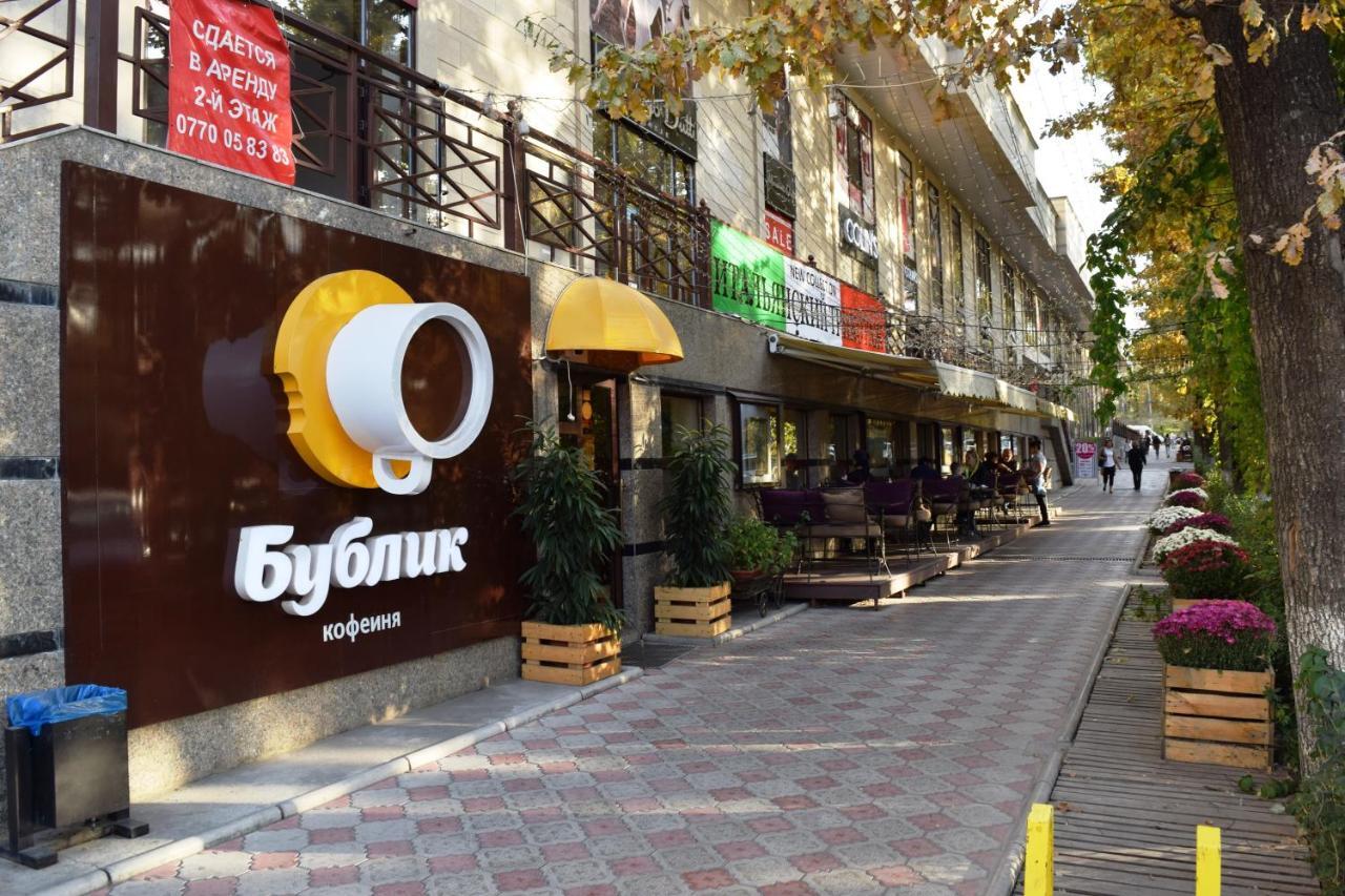 Studio Boutique Apartment Bishkek Exteriör bild